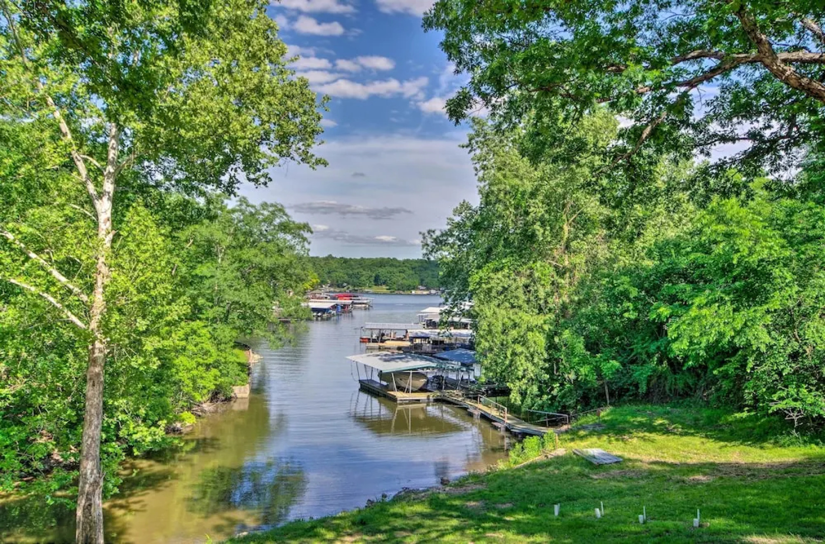 Waterfront Escape: Ozarks Home + Guest House!