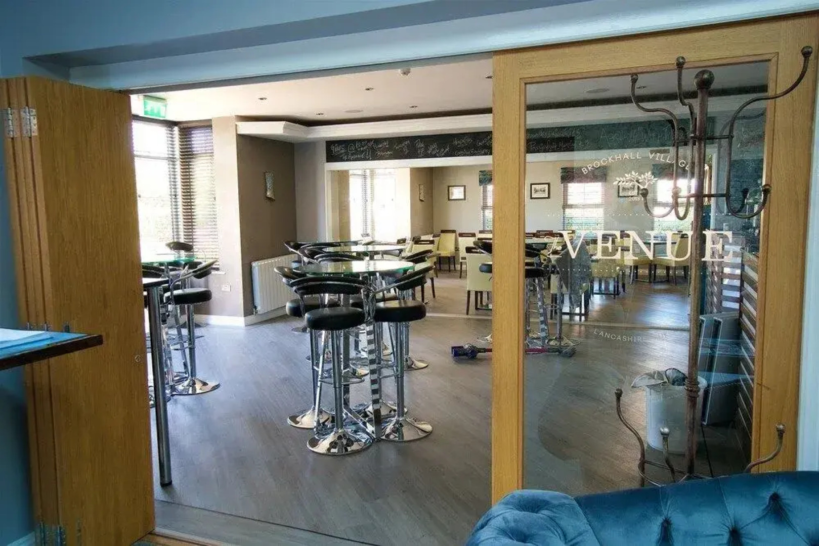 Отель The Avenue