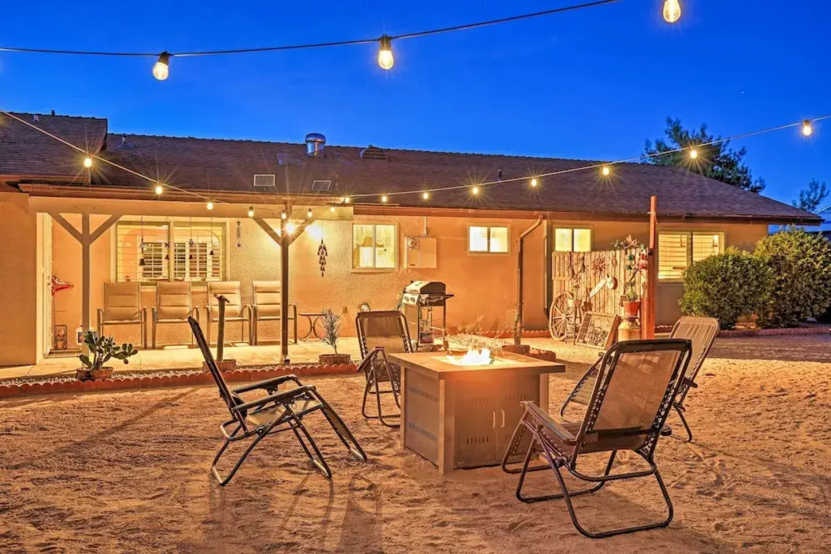 Charming Home, 8 Mi to Joshua Tree Natl Park