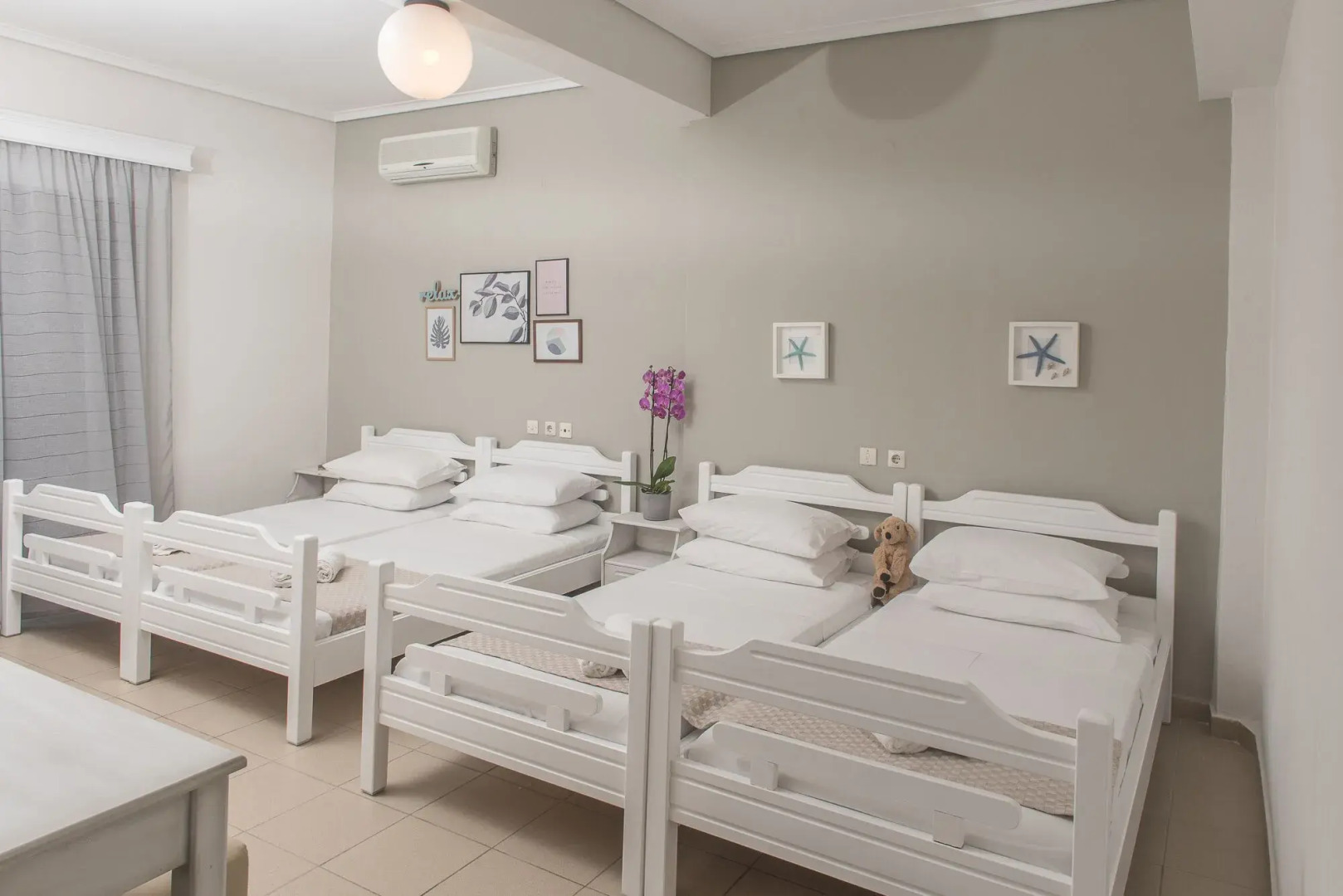 Aqua Beachfront Elegant Hotel