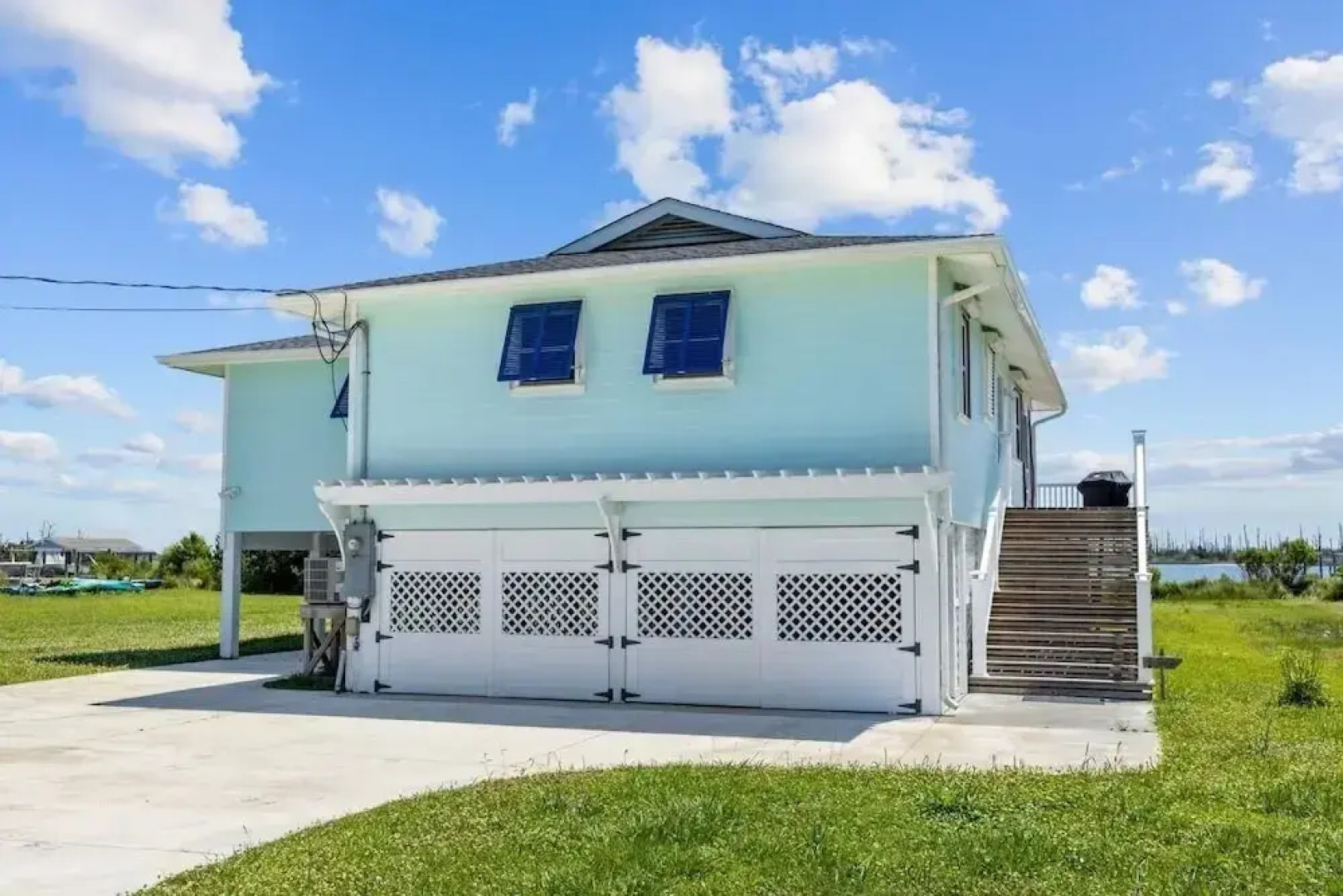 Sunrise Sound Cottage 3 Bedroom Home by RedAwning