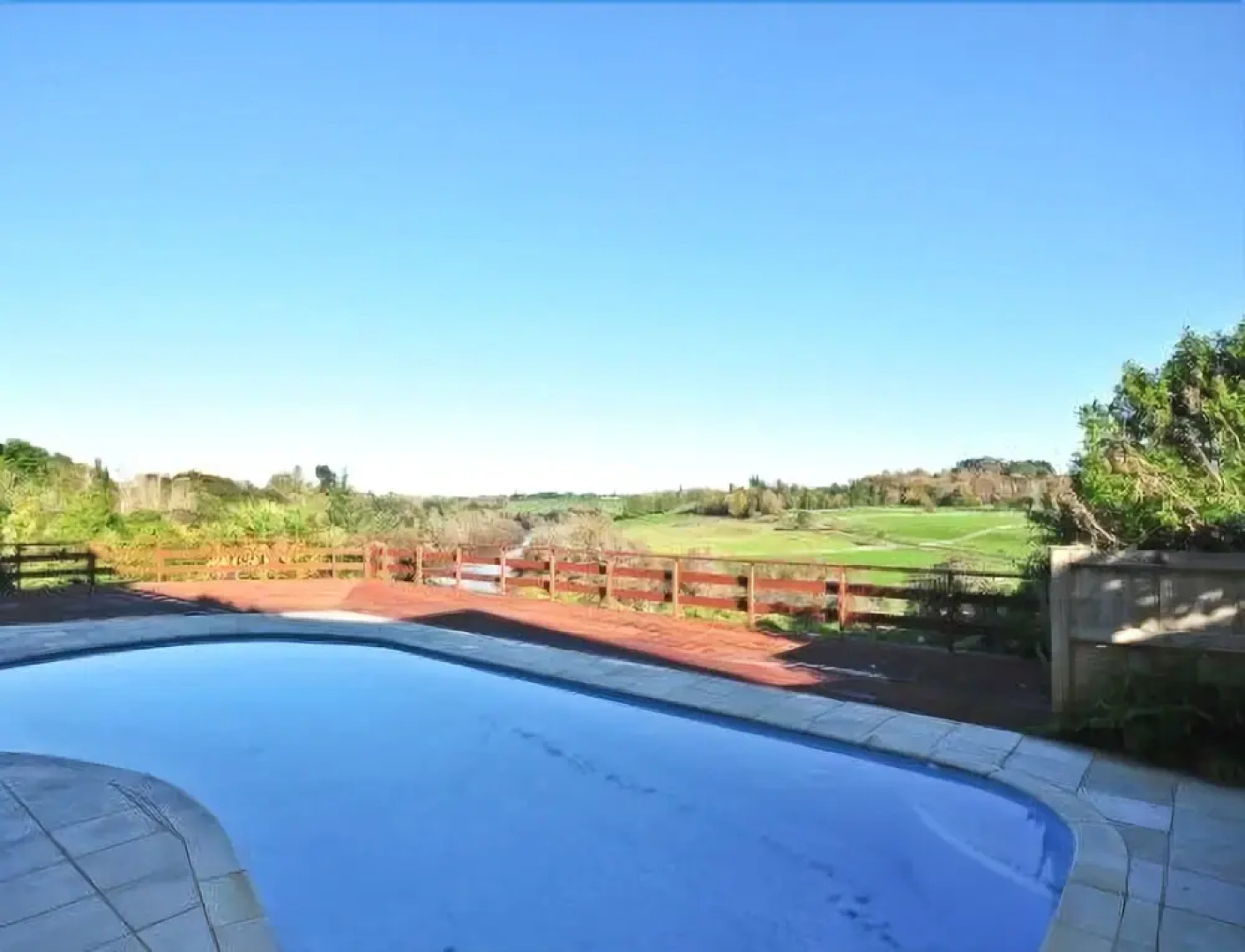 Luxury Country Views in Riverlea