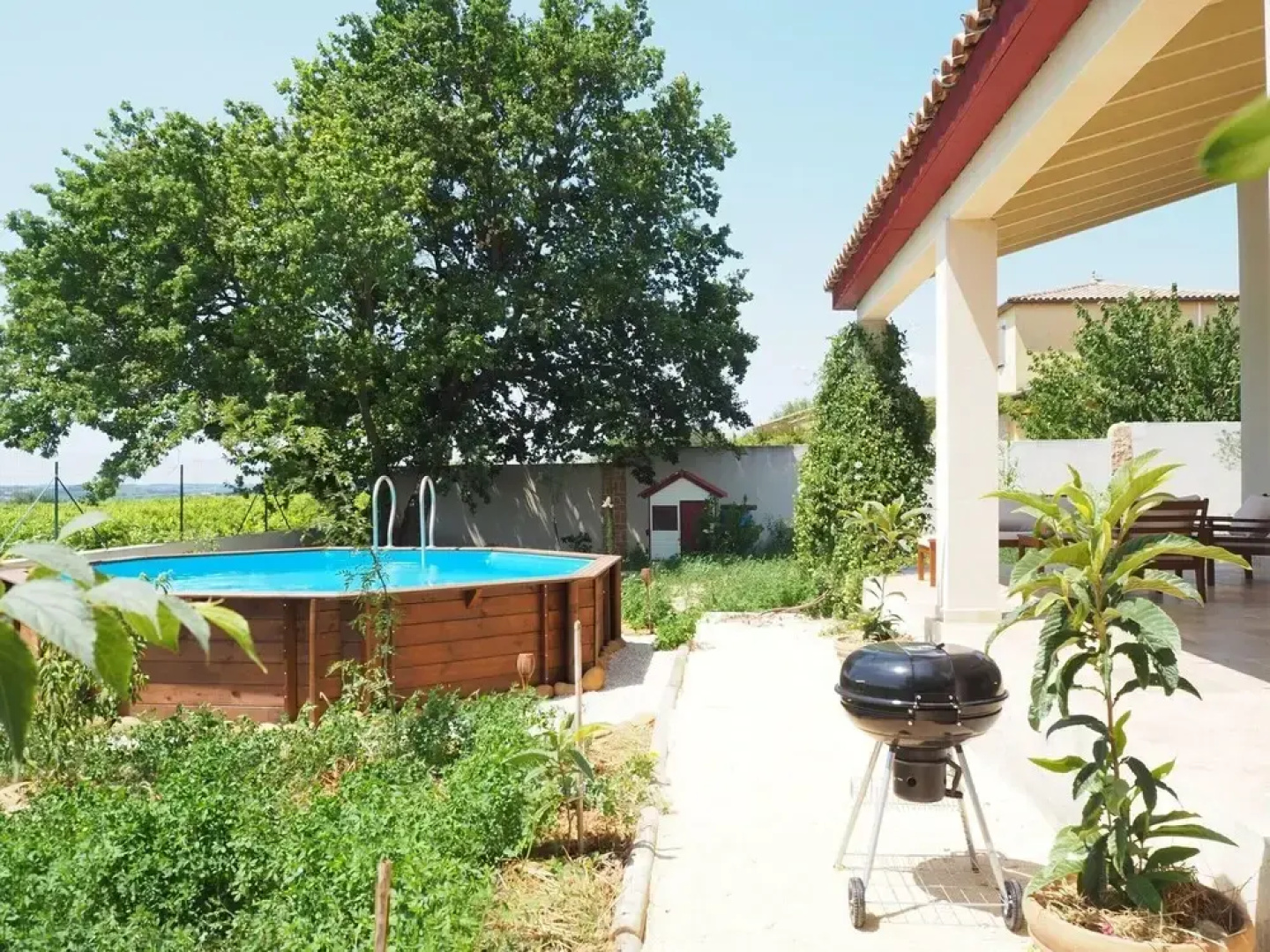 Holiday Home Near Pont du Gard & Vineyards