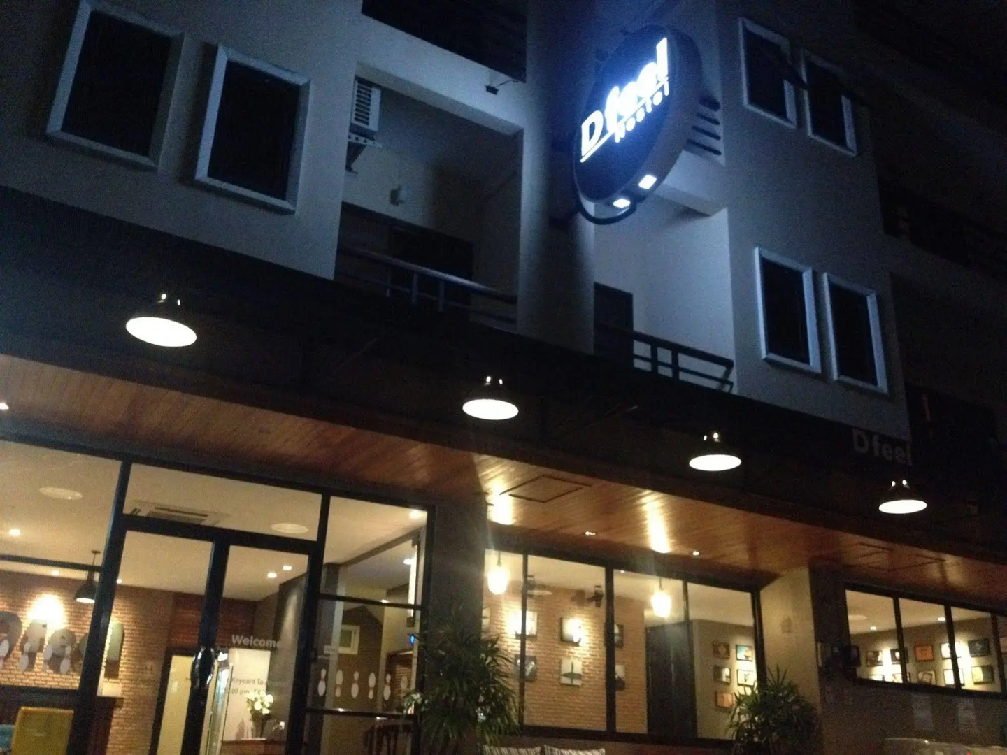 Dfeel House