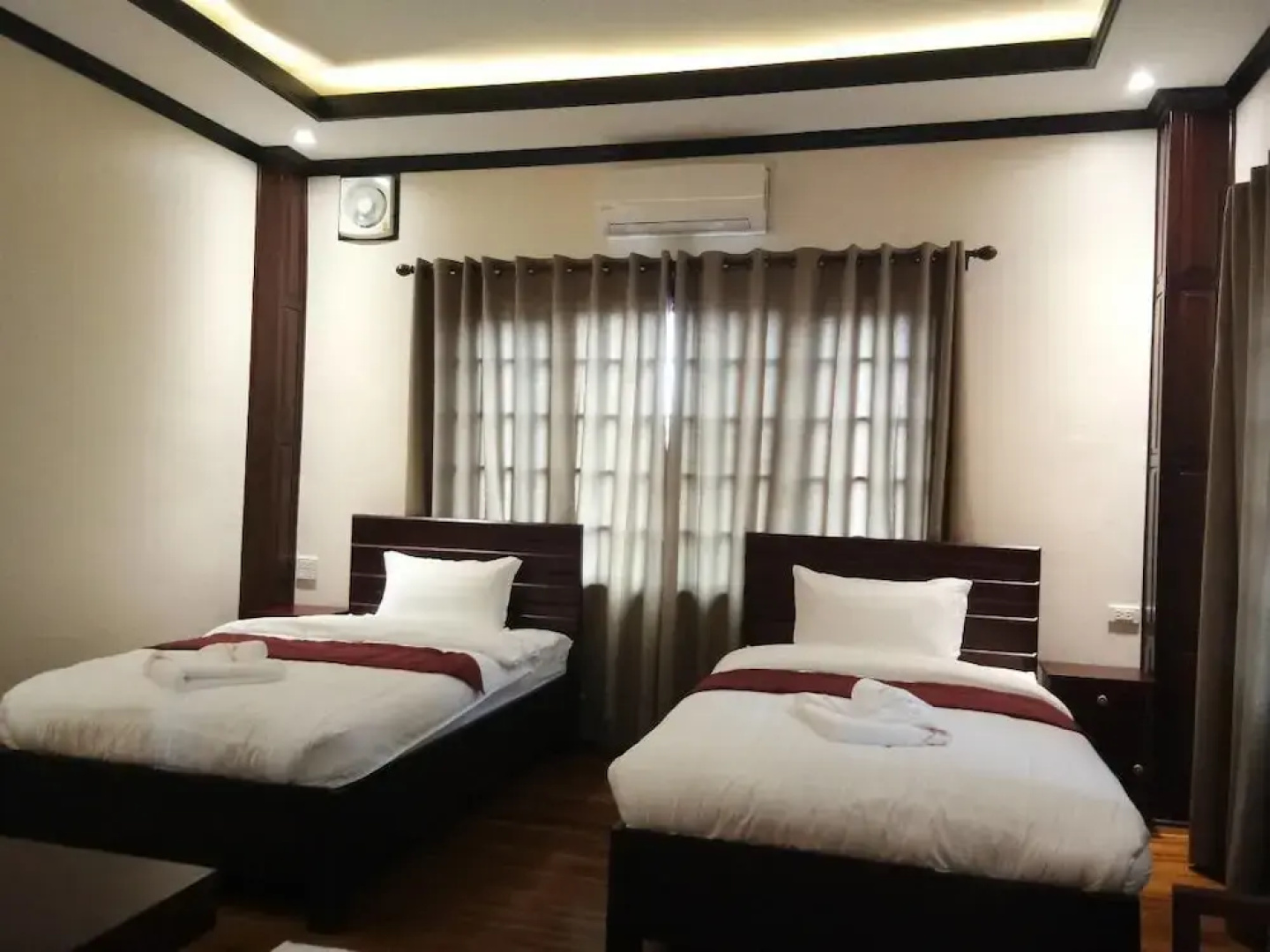 Singha Hotel