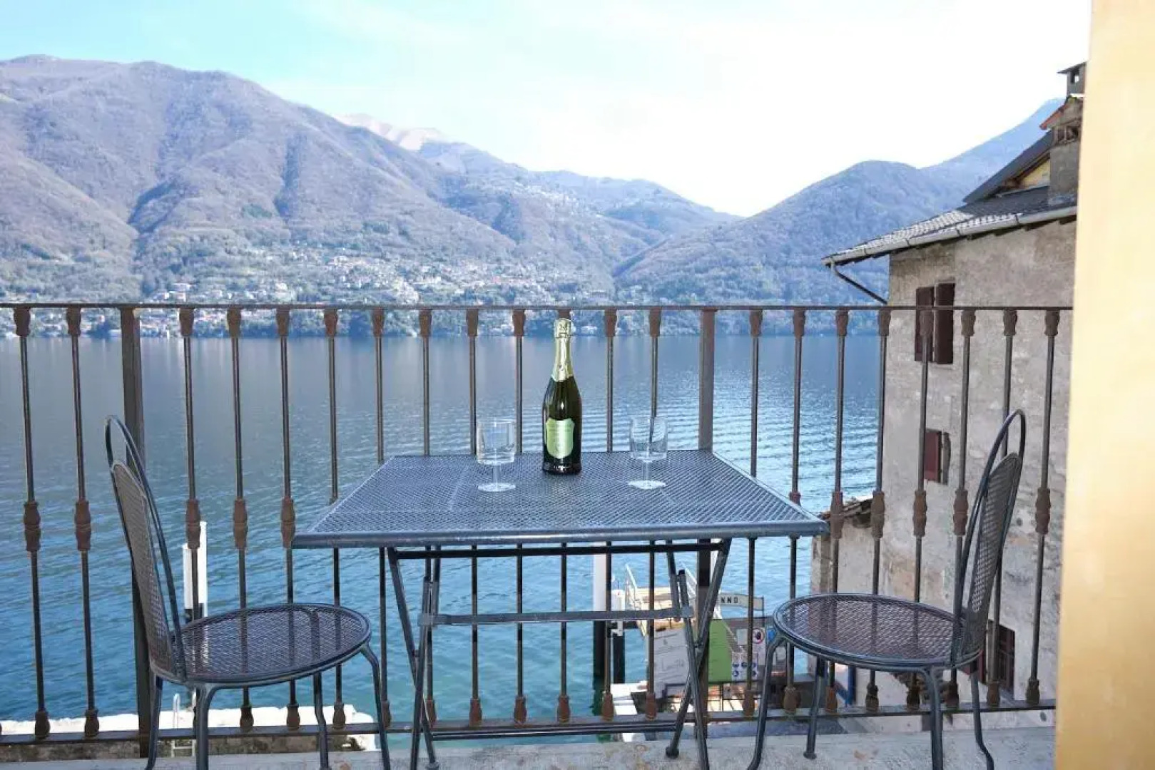 Cozy Suites on the Lake - By House Of Travelers