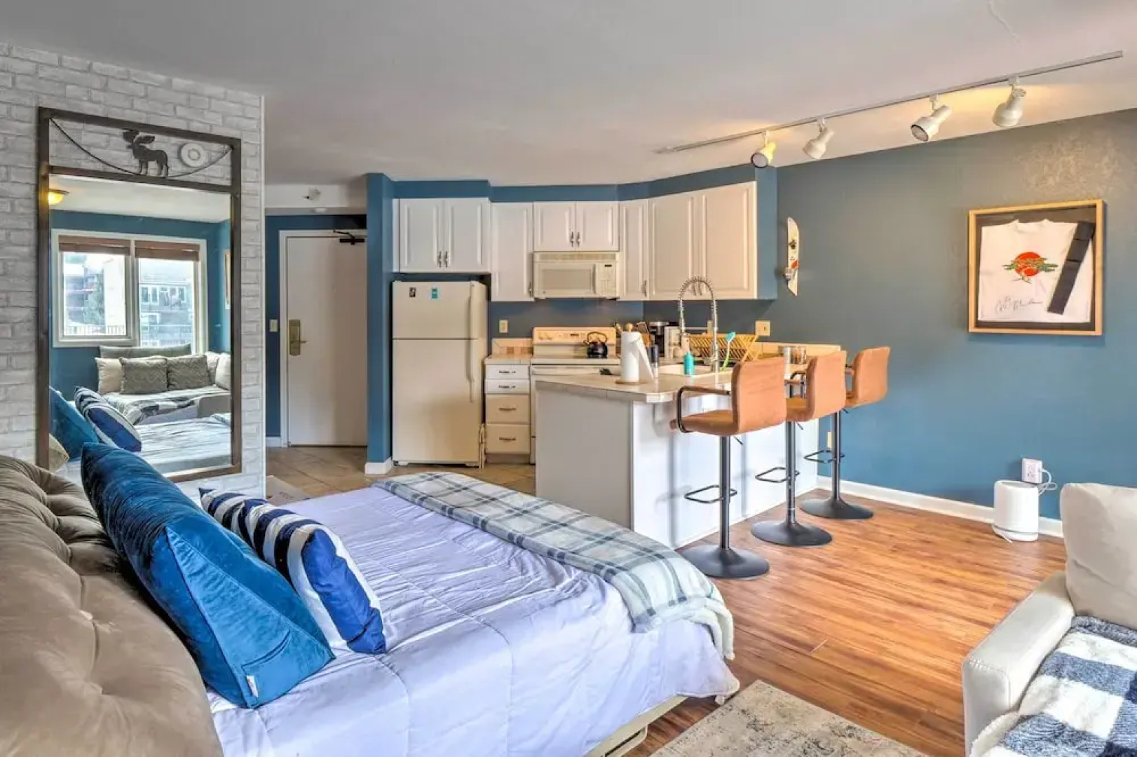 Chic Winter Park Studio w/ Community Hot Tub