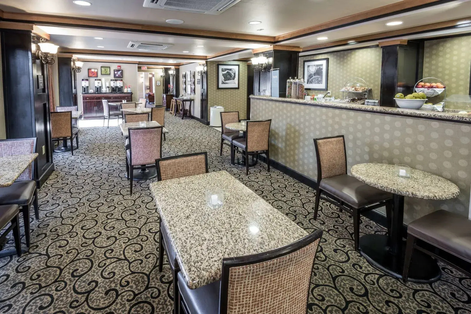 Hampton Inn & Suites Montgomery-Downtown