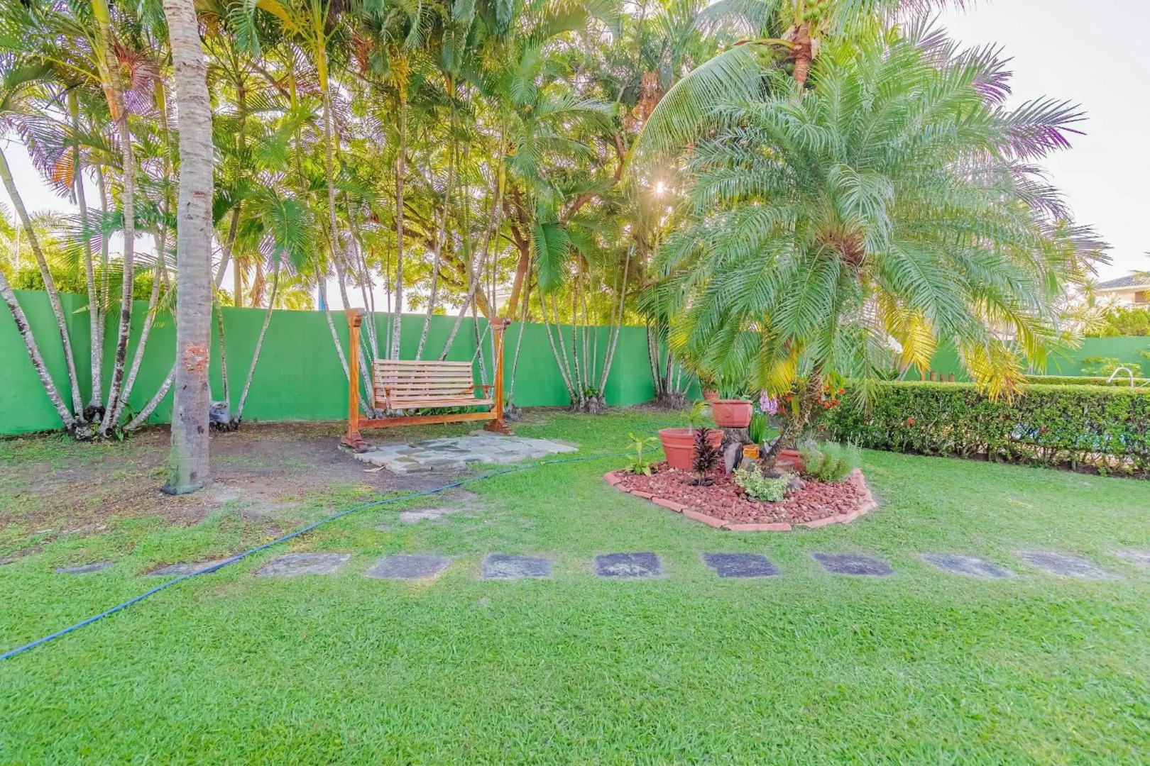 VT04 Excelente Casa 3 Quartos e Piscina