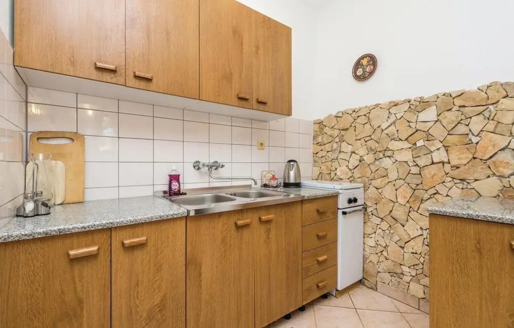 Beautiful Home in Lukovo Sugarje With 4 Bedrooms and Wifi