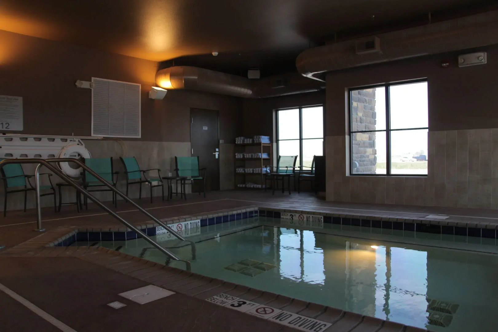Teddy's Residential Suites Watford City