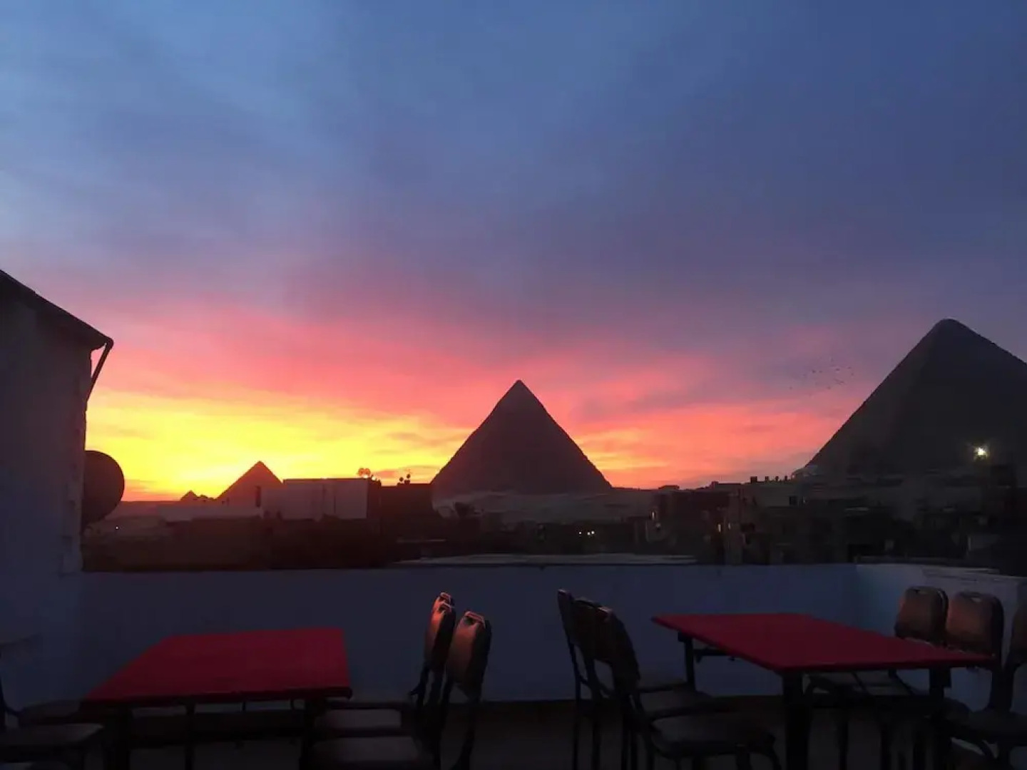 The Pyramids Inn Cheops