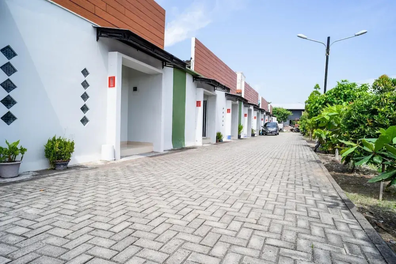 Sitiinggil Guesthouse by RedDoorz