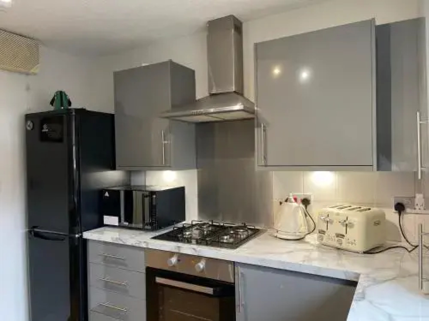 Hla - King Court Apartment 2