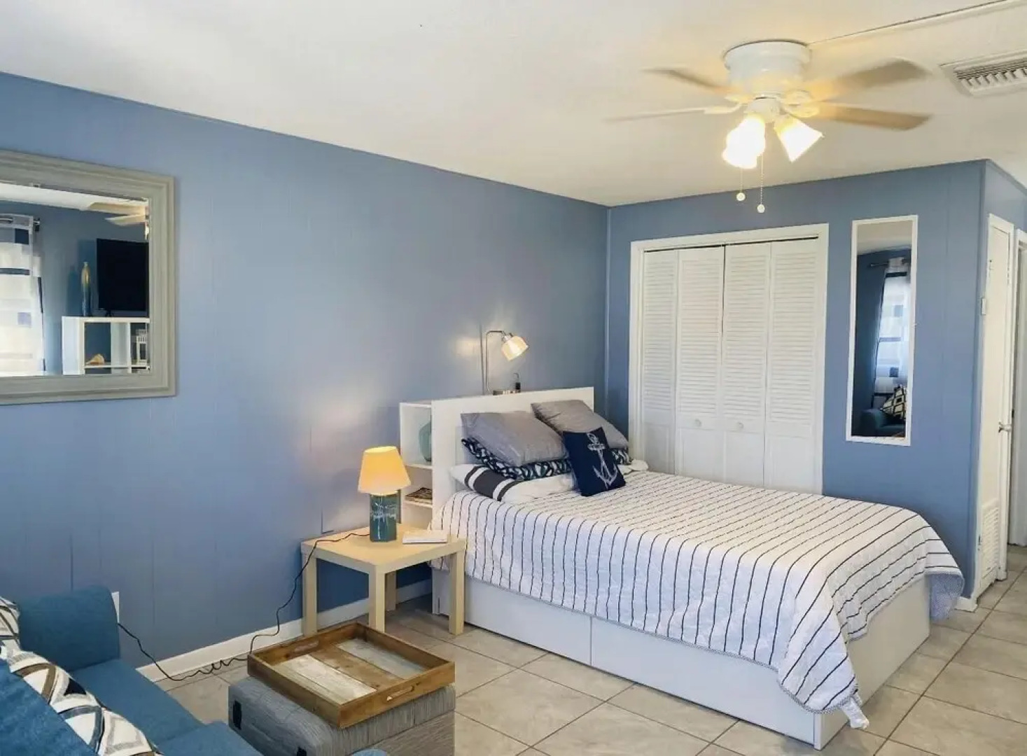 Studio With Full bed Near the Beach!!