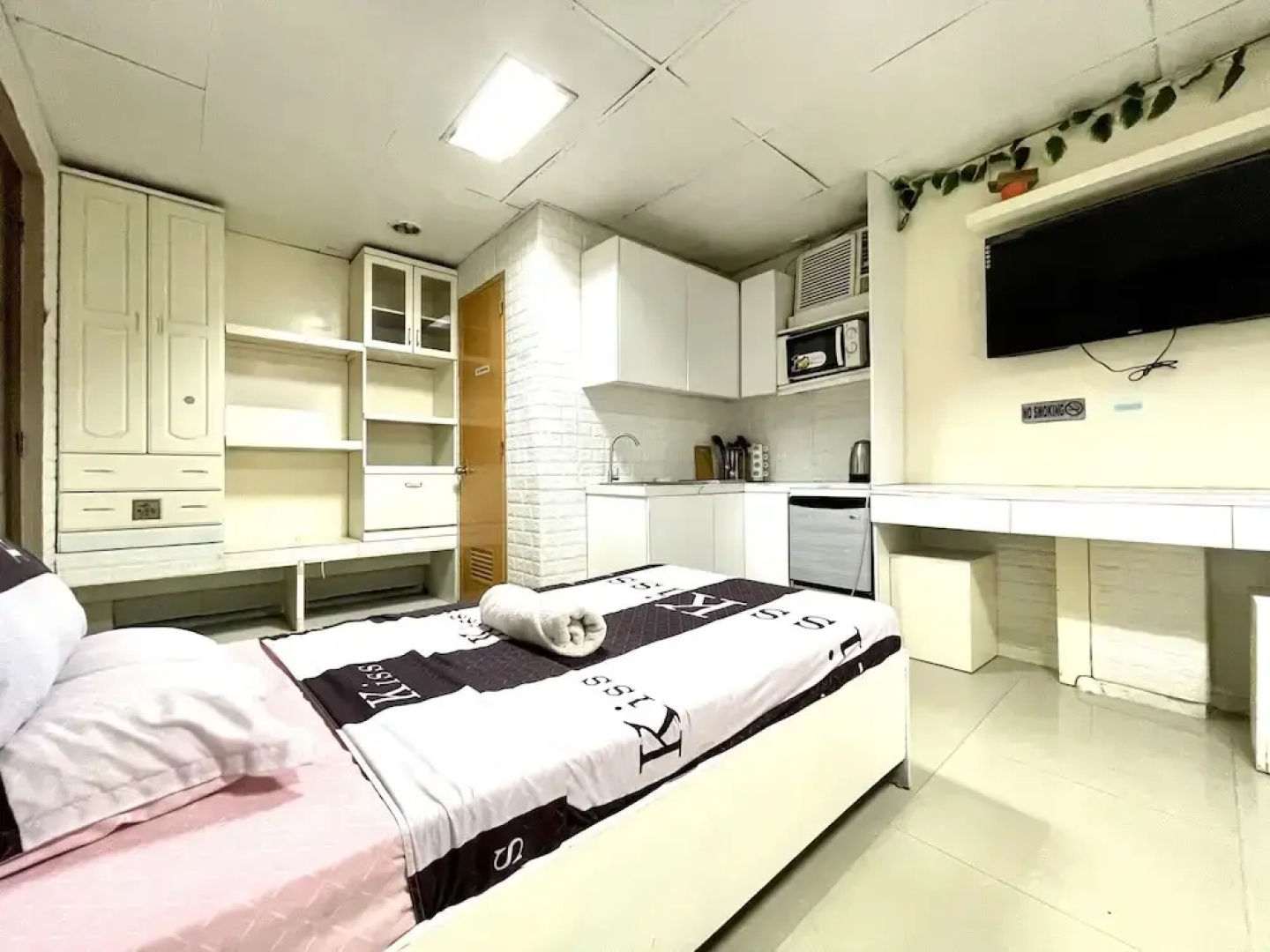 Super OYO 910 Sabaidee Suites