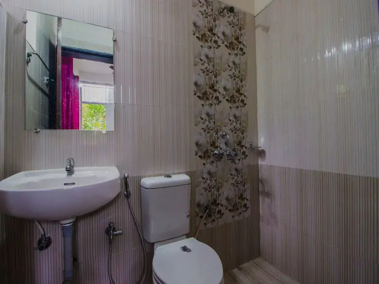 OYO 13098 Home Cozy Studio Near Uddo Beach