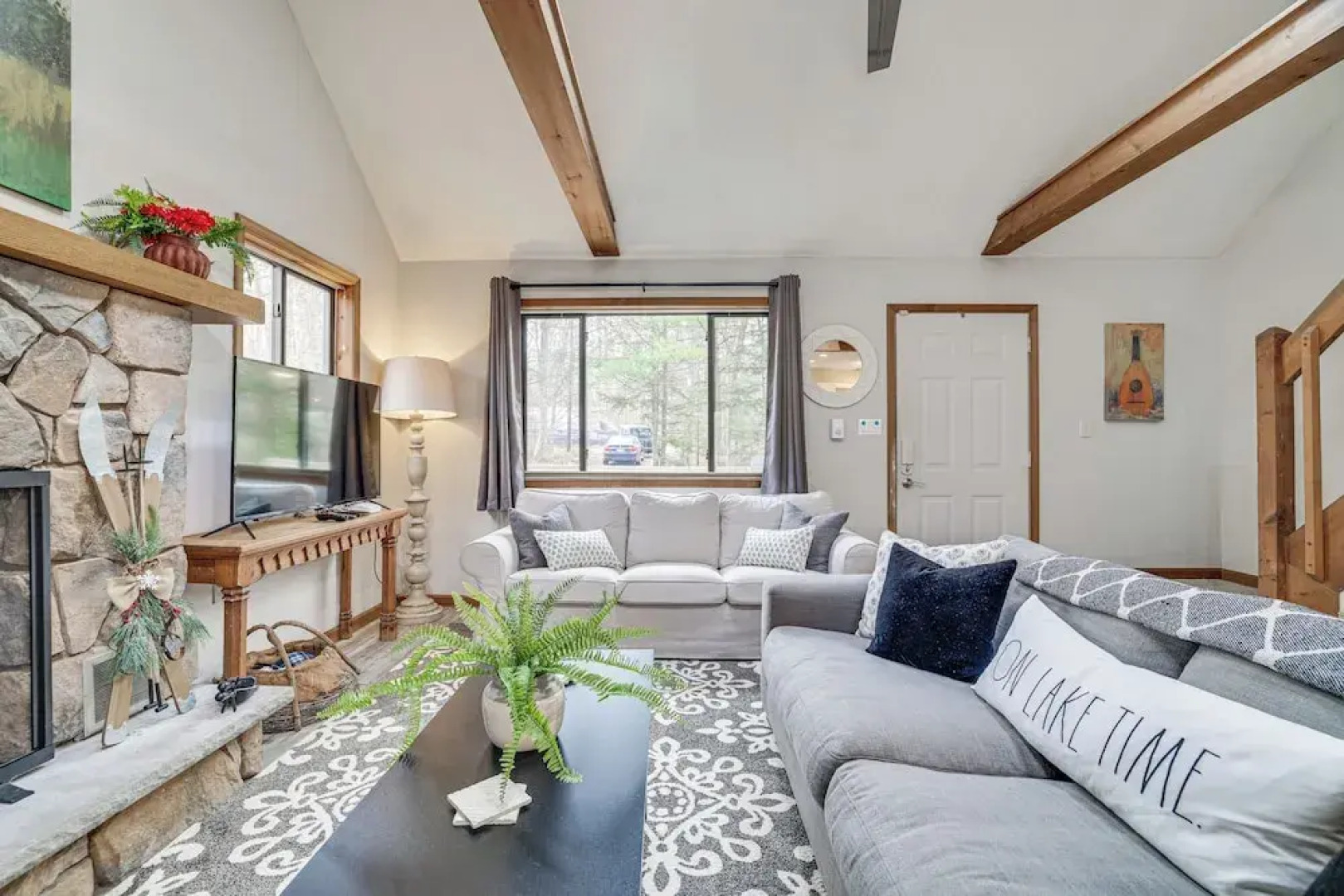 Pocono Pines Home w/ Private Hot Tub!