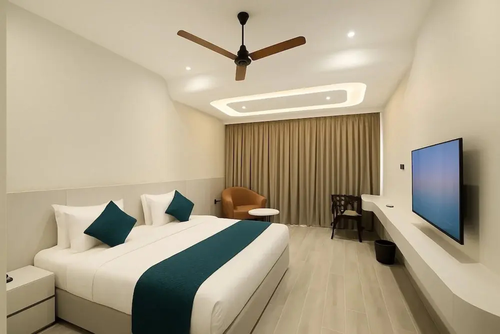 Q' Nest Hotel Cloud End Lansdowne