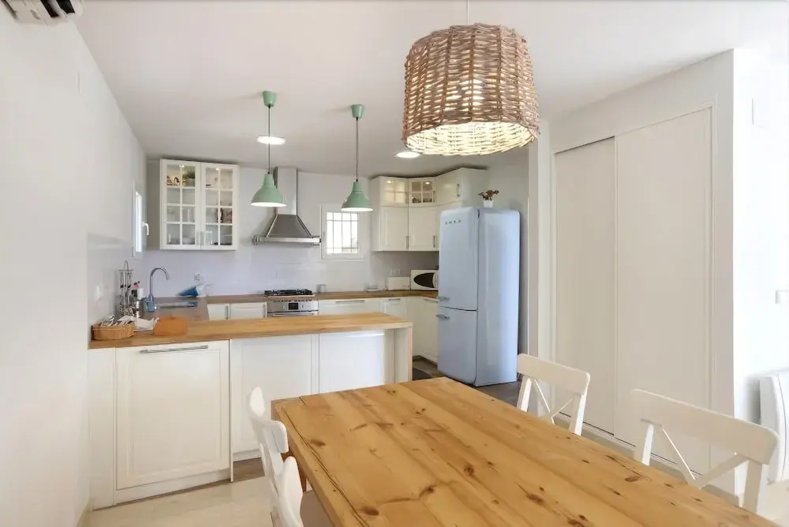 Luxury Villa Located In The Exclusive Area Of Finestra