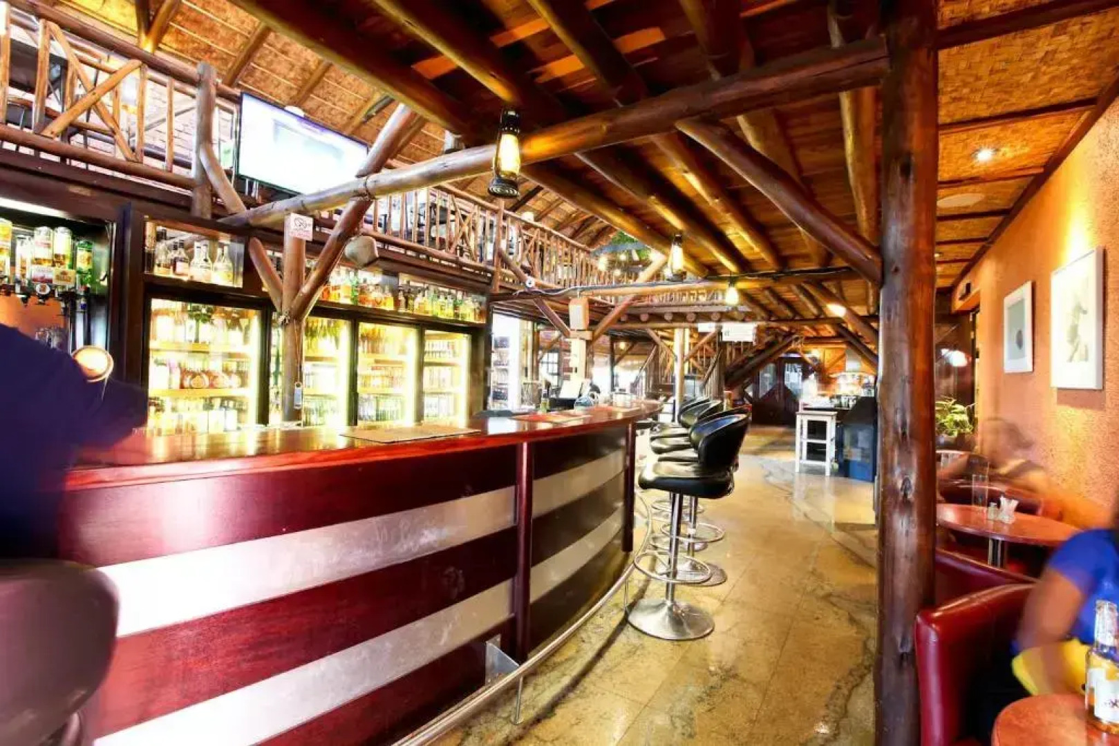 Back2Roots Backpackers