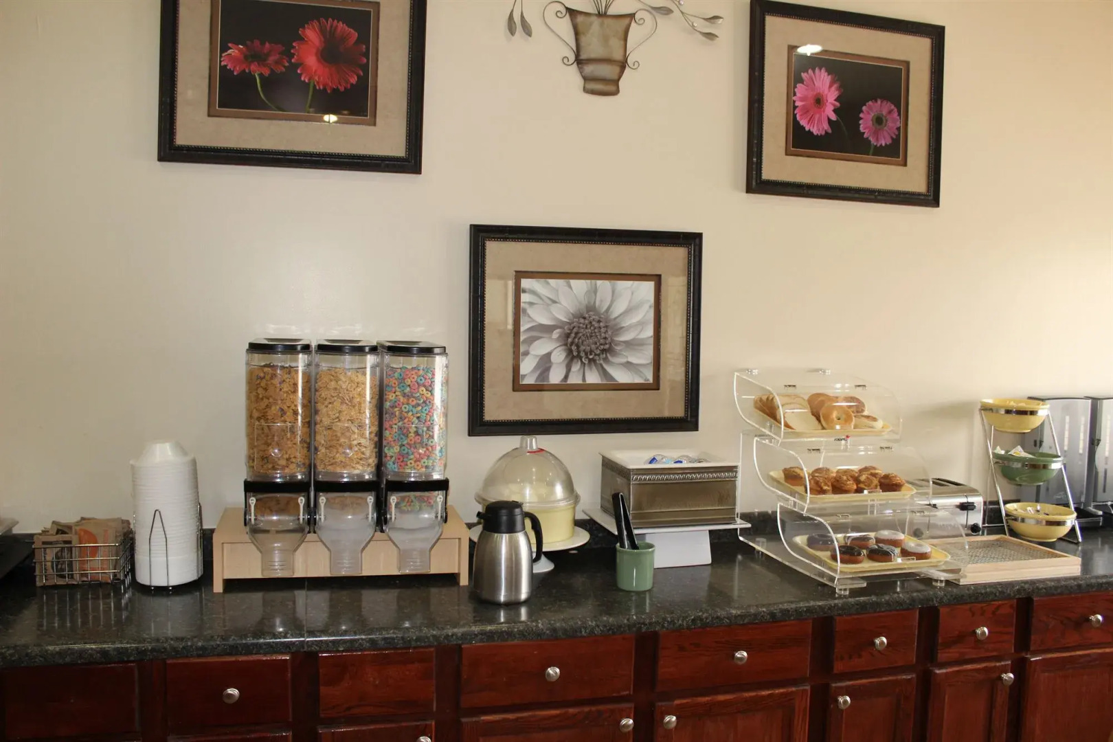 AmericInn by Wyndham Cedar Rapids North