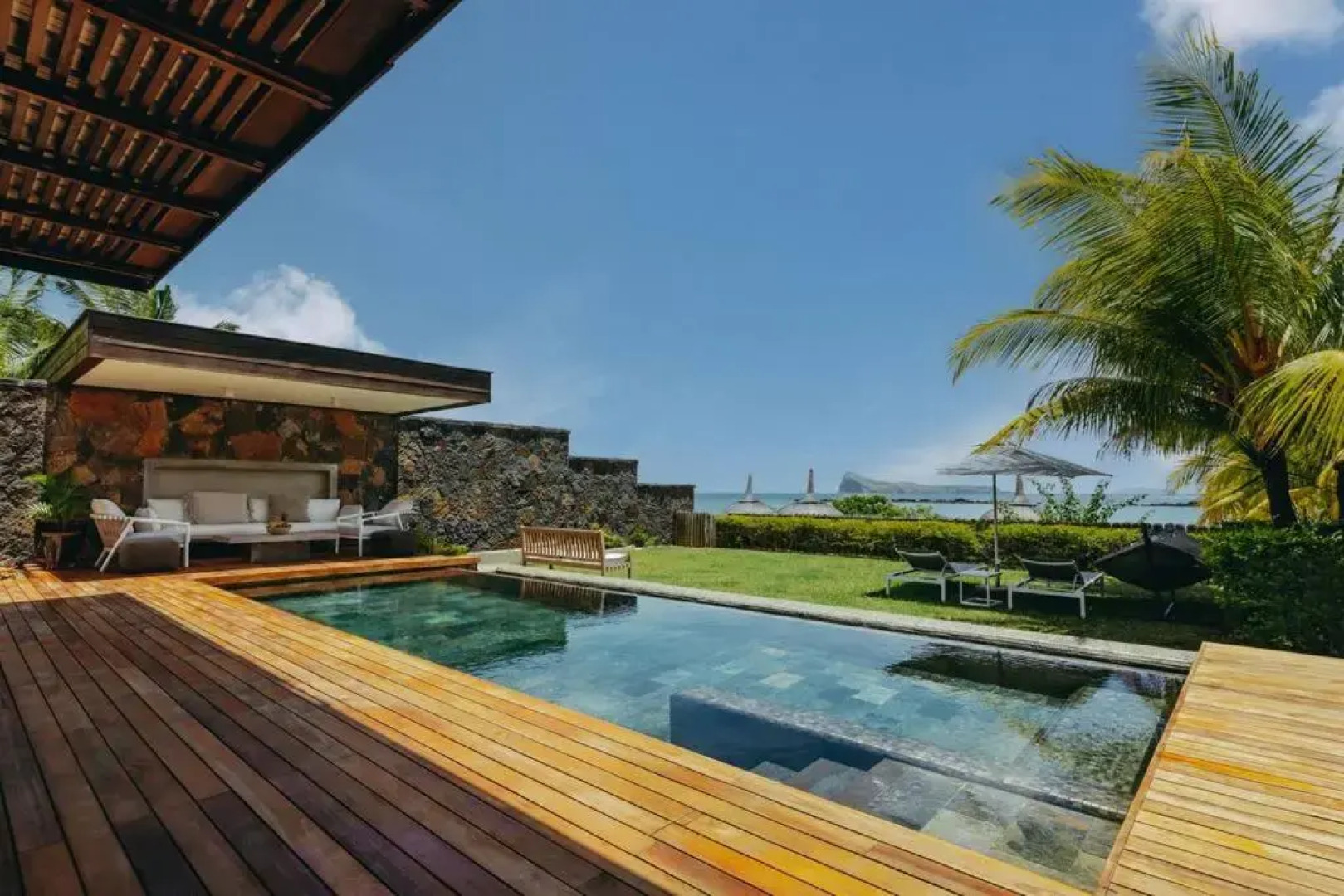 Peninsula Beach Villa with LOV