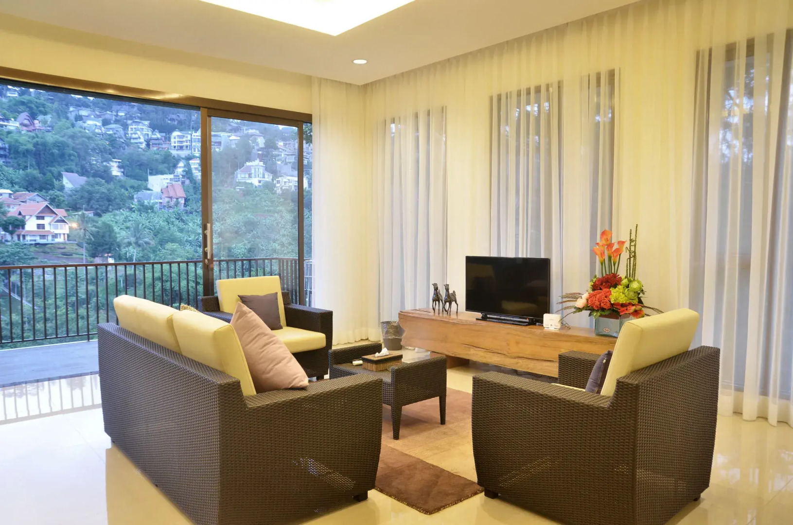 Chamomile Hill View 6BR Villa pool and movie room