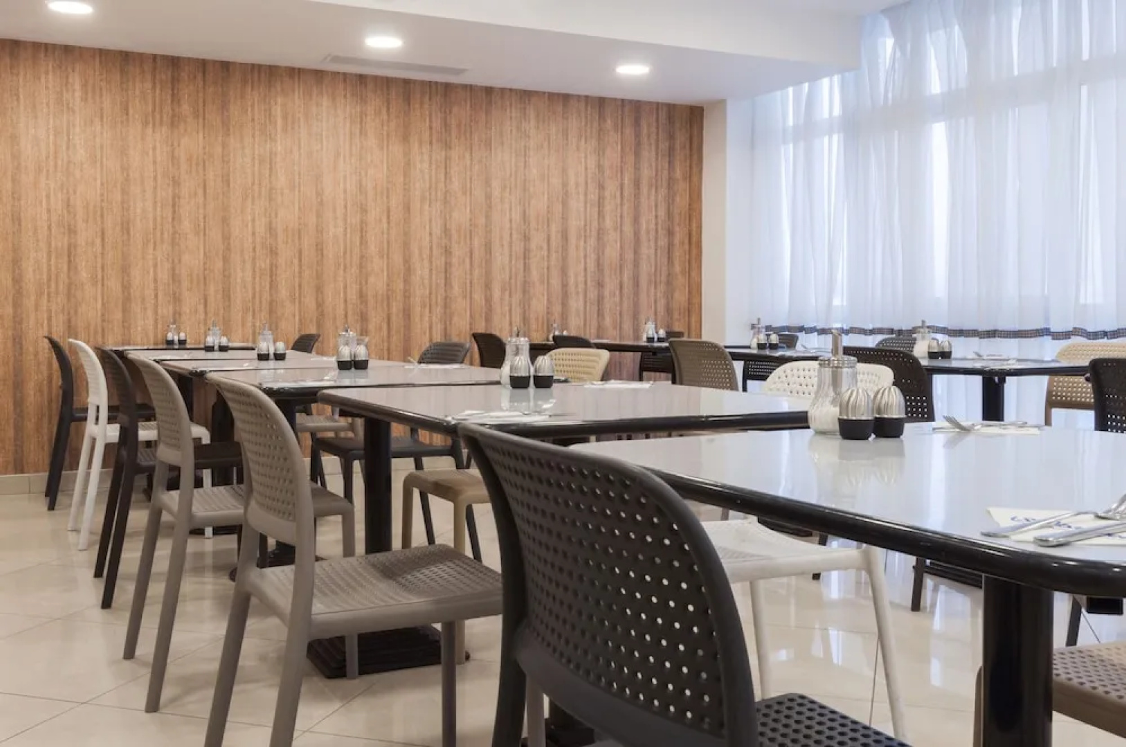 Blubay Apartments by ST Hotel
