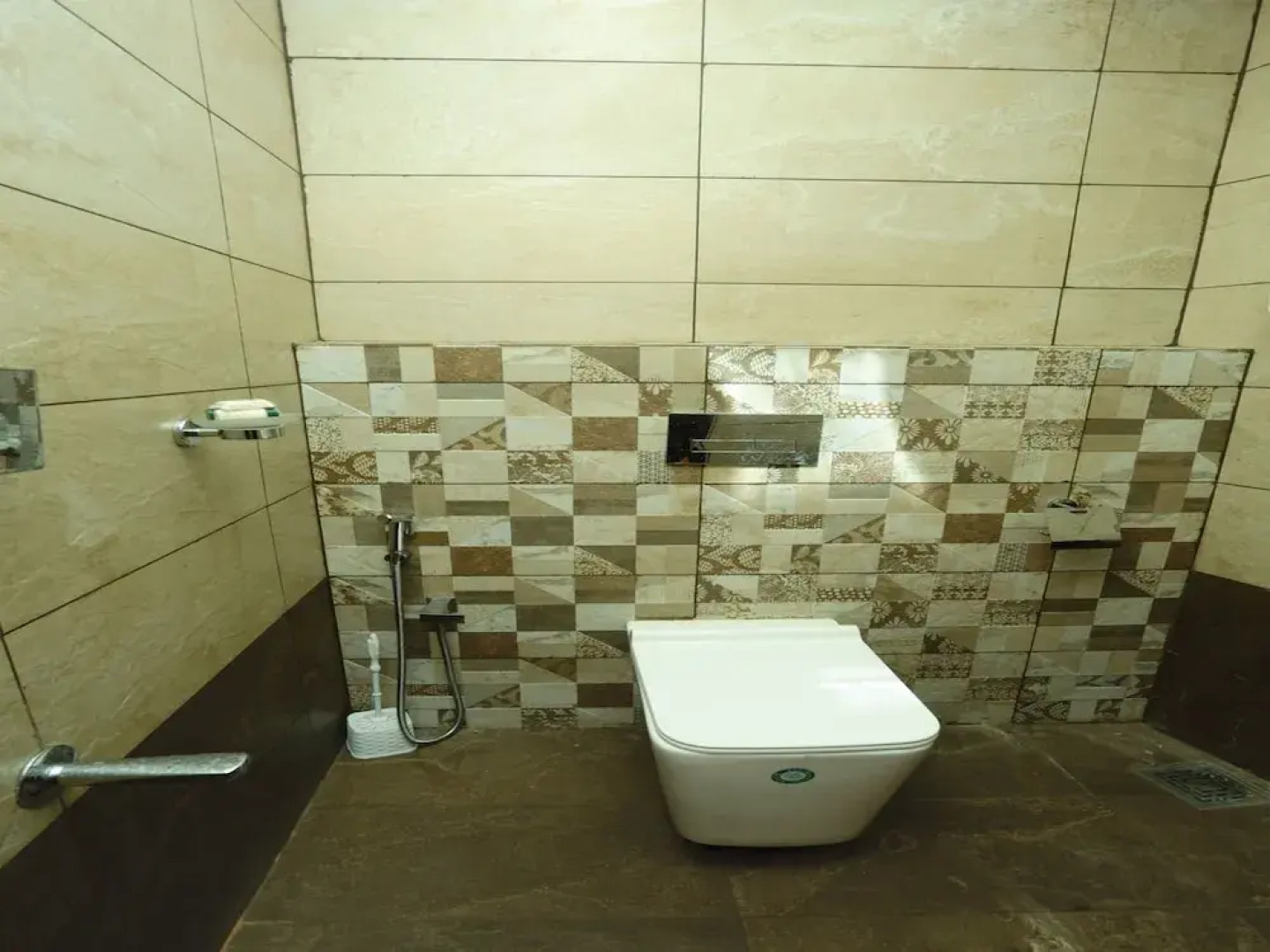 OYO 12851 Structural Homes