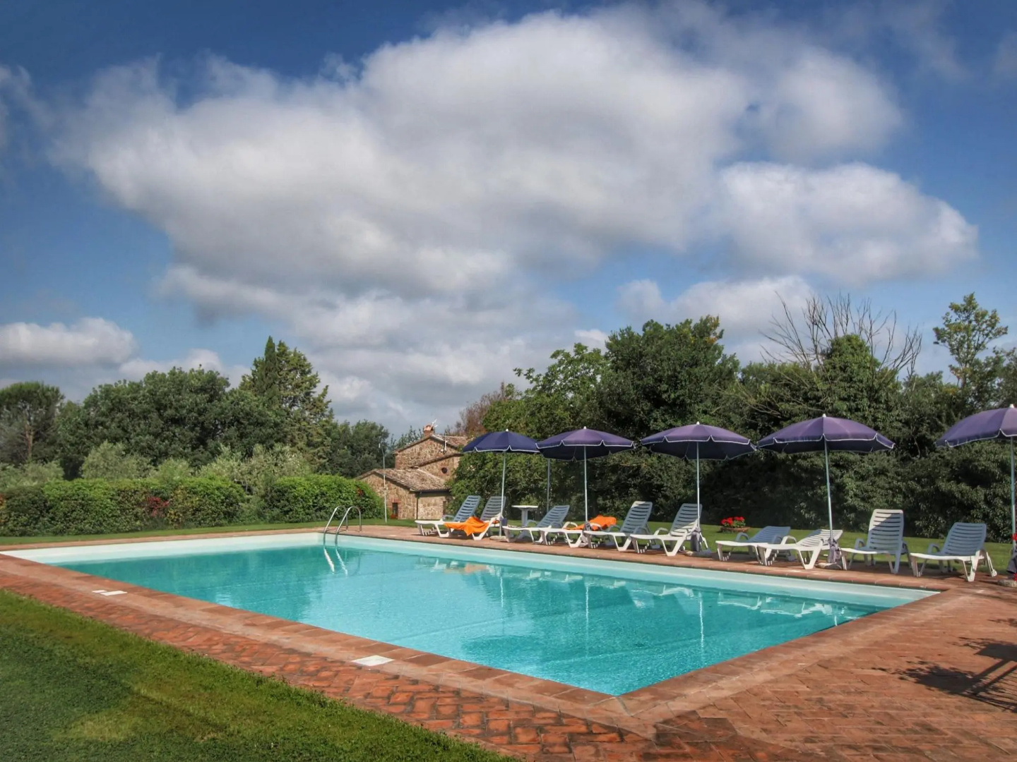 Farmhouse in Proceno With Pool and Hill Views