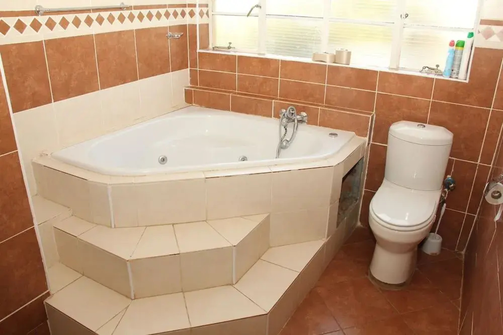 Borrowdale Ground Floor with Poolview