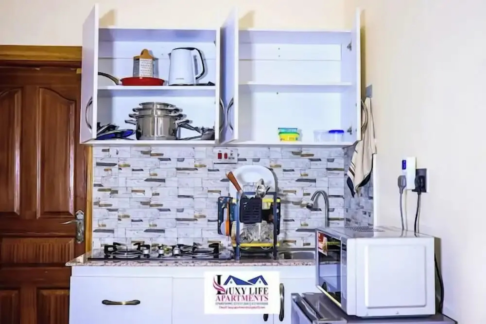 Lux Suites Luxylife Studios Kenol