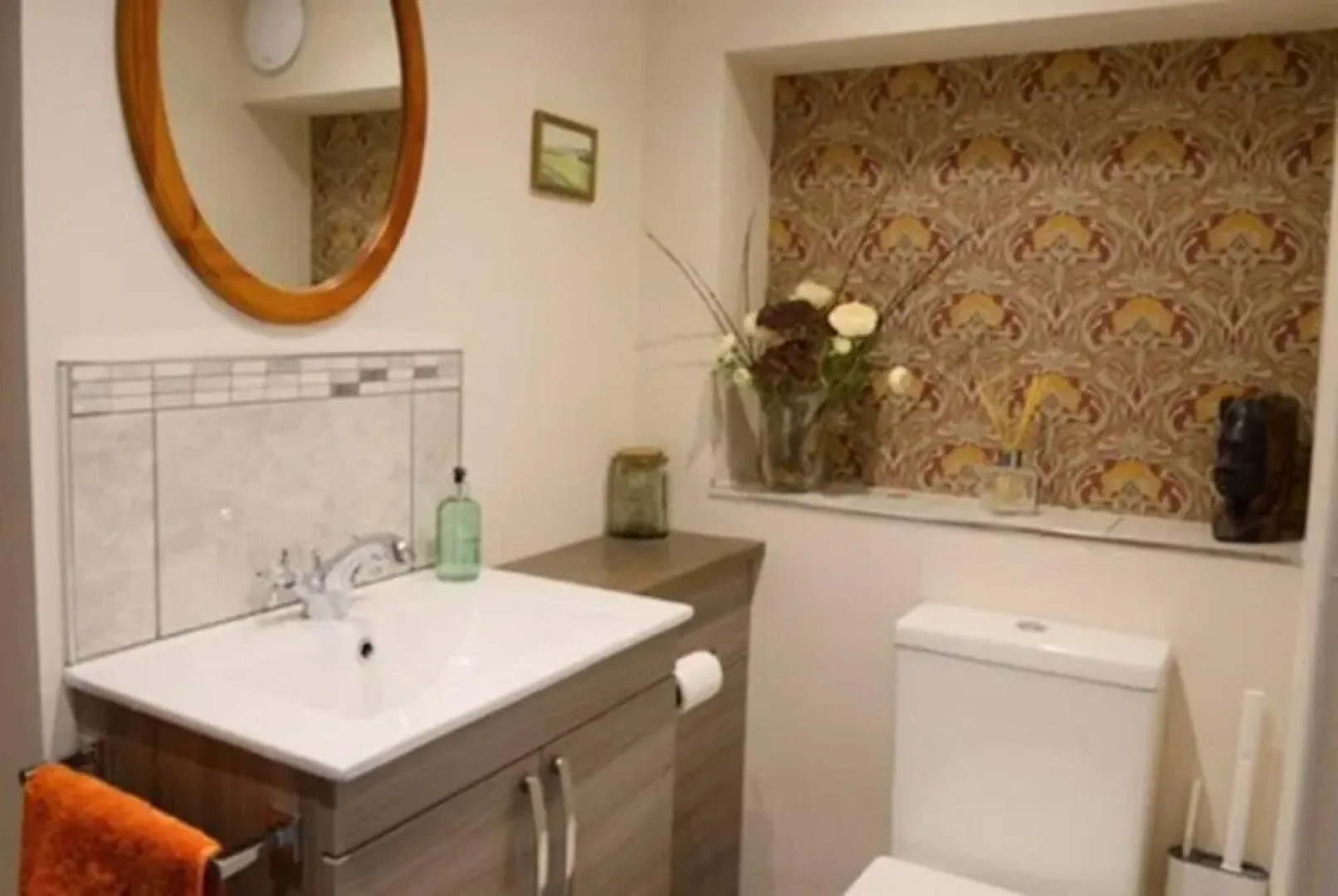 Cosy & Spacious Cottage in Scenic Village With Pub