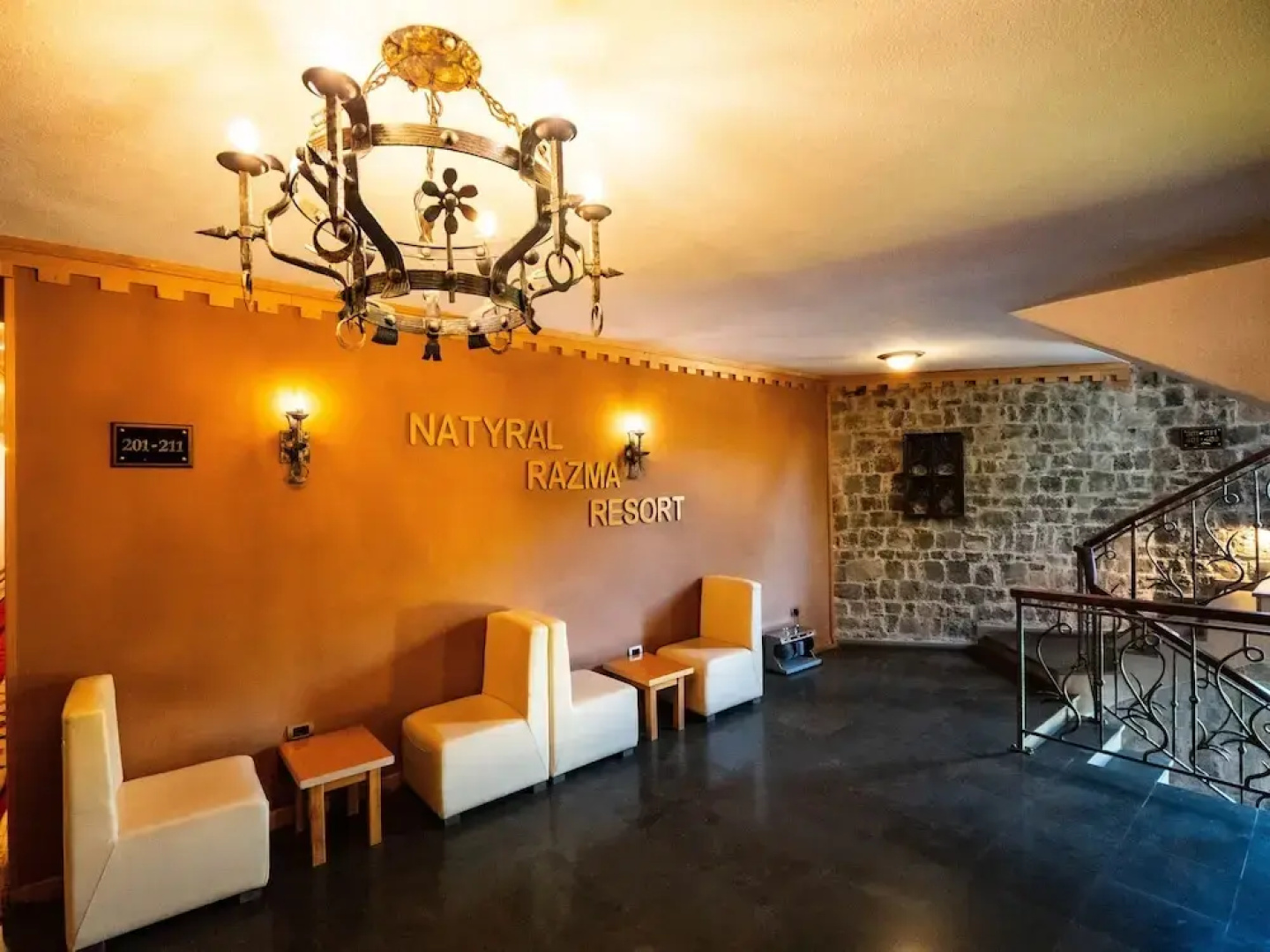 Natyral Razma Resort