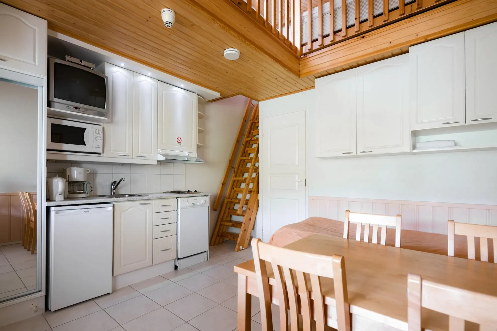 Lapland Hotels Sirkantähti