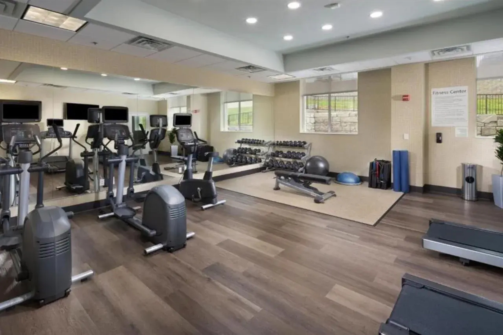 Holiday Inn & Suites Arden - Asheville Airport by IHG