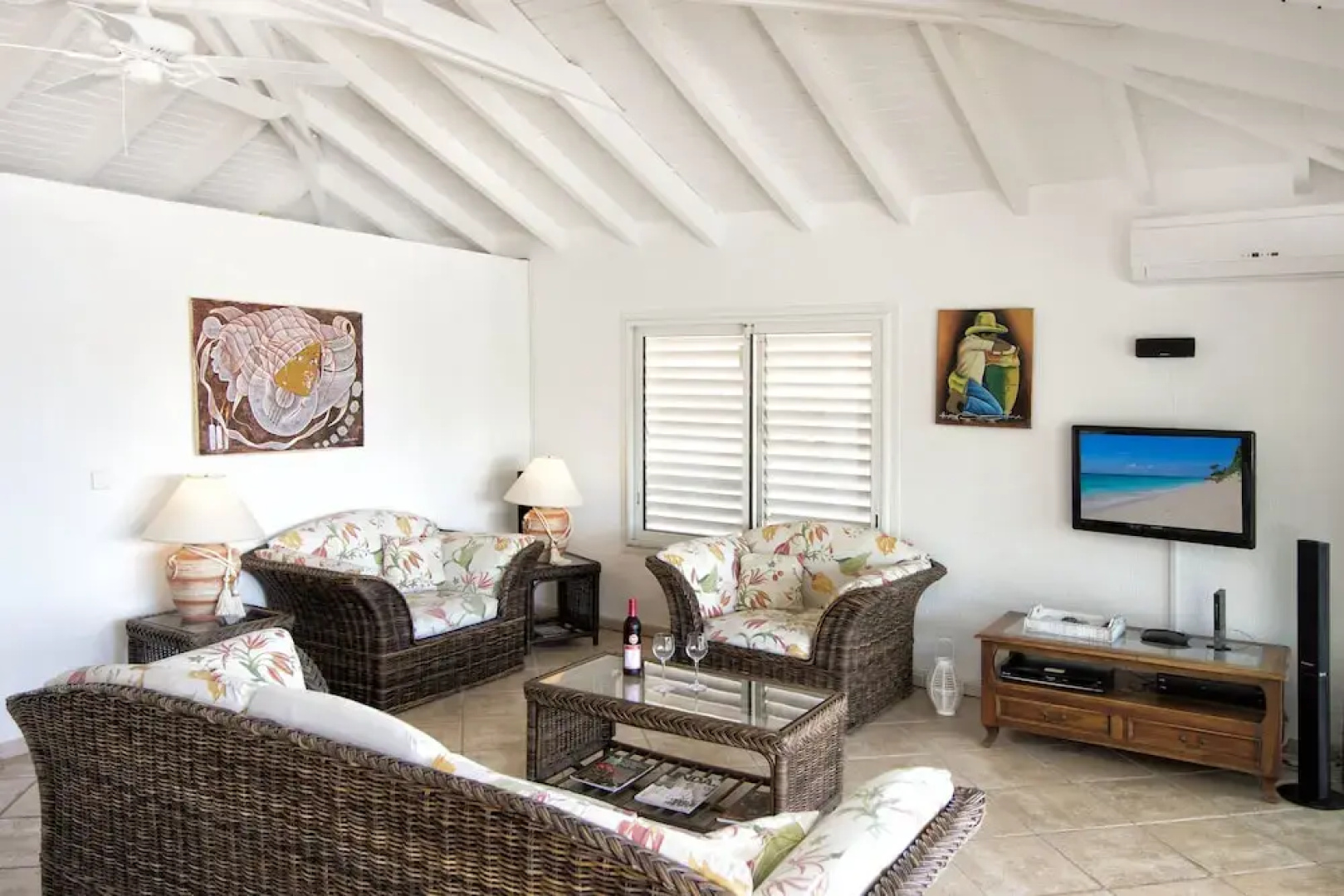 Villa Coralita 4 Br villa by RedAwning