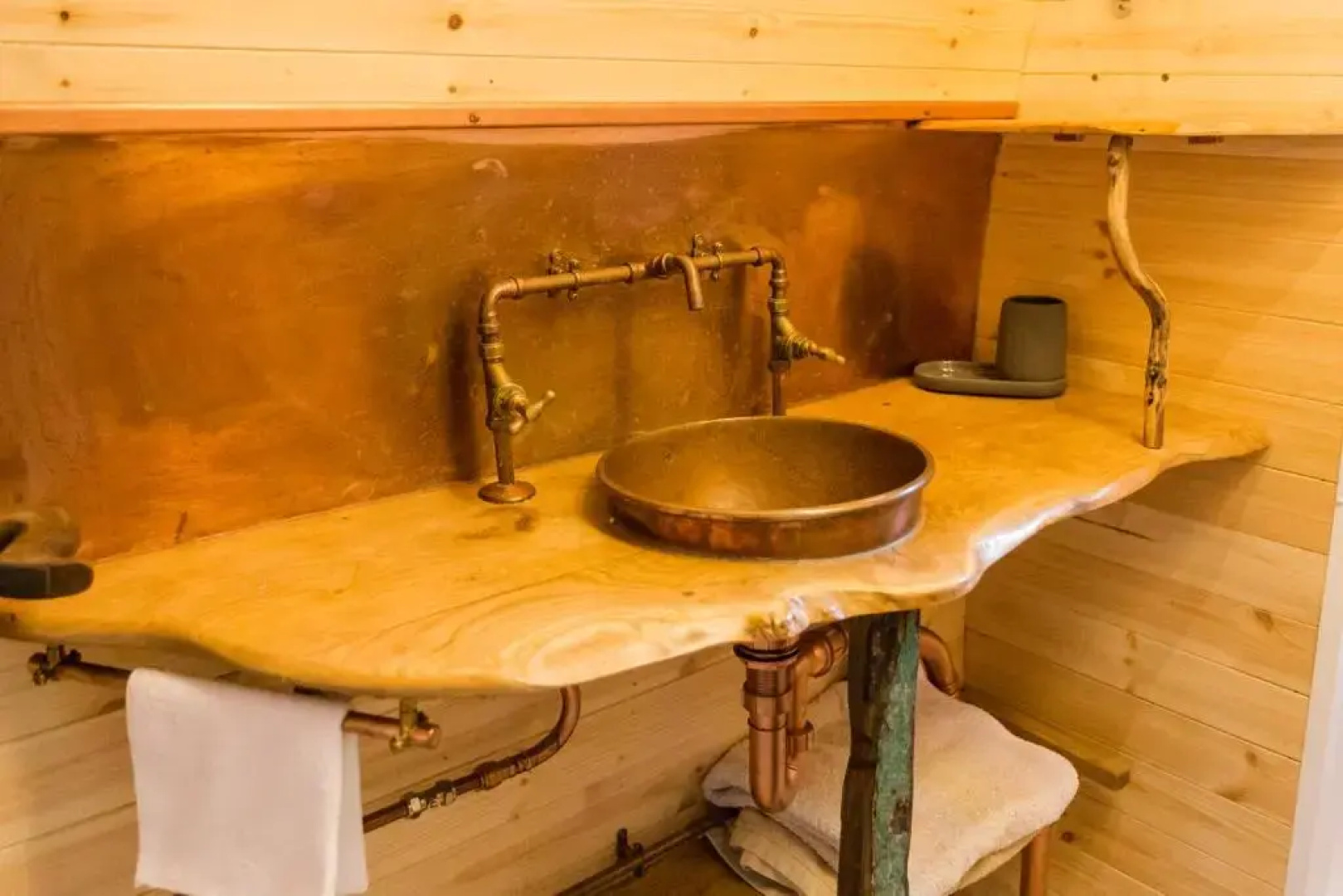 Beautiful 1 bed Glamping pod in Battle