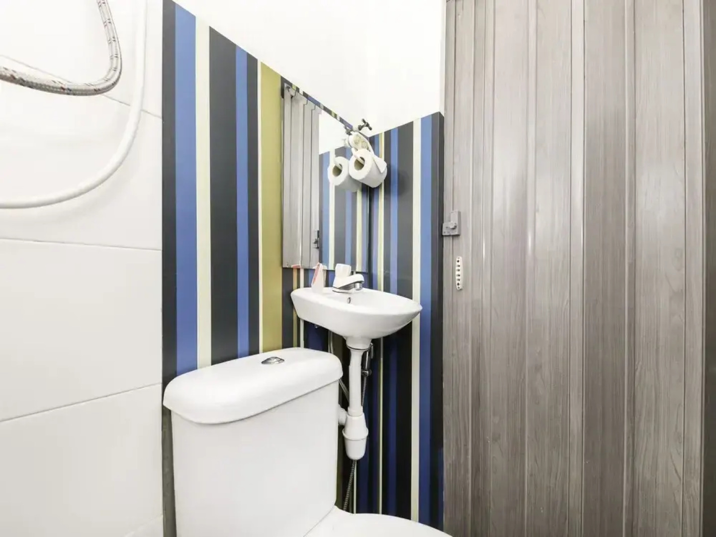 OYO 696 Bata Merah Boutique Hotel