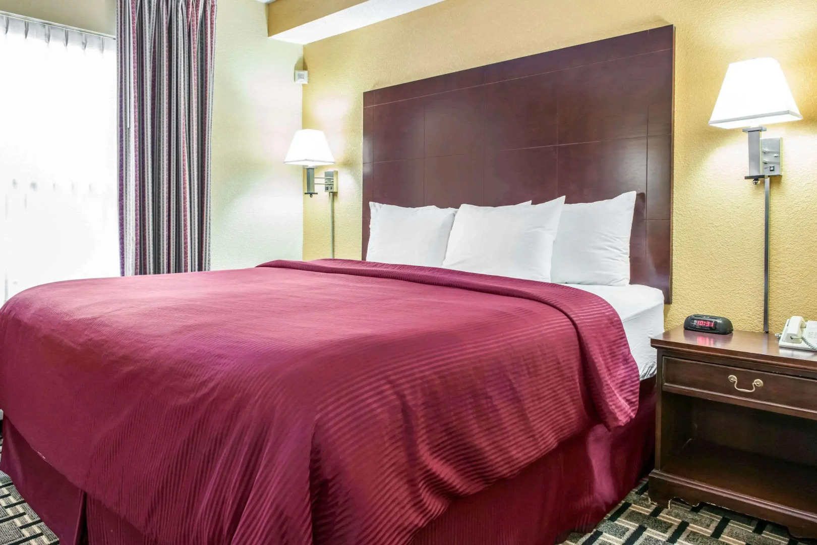 Clarion Inn & Suites Indianapolis Northwest