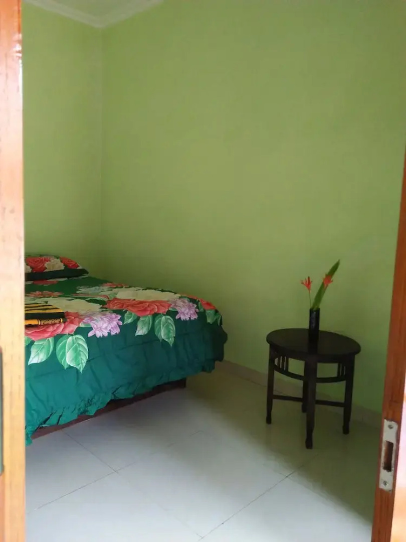 Memes House Backpacker