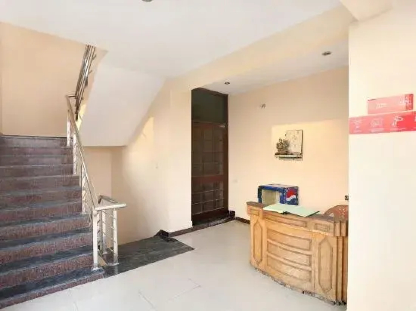 OYO 19765 Royal Guest House