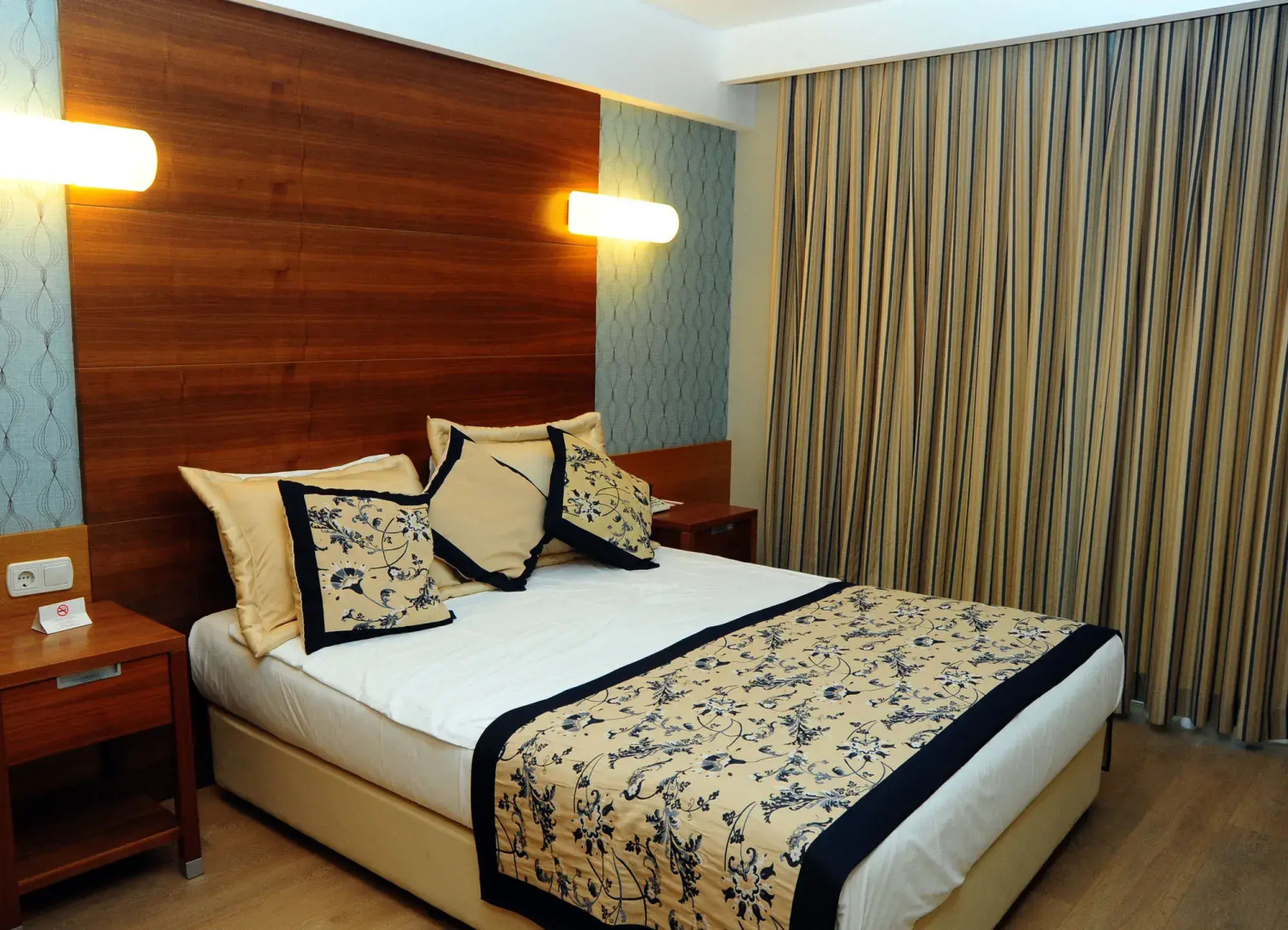 Trendy Side Beach (Adults Only, 16+)