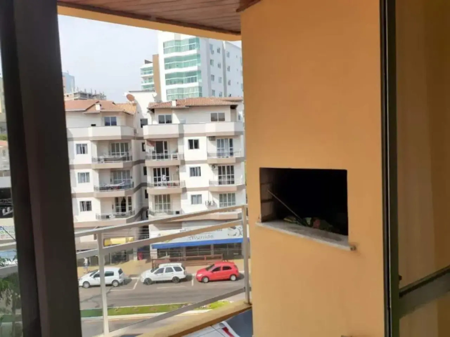 Apto na avenida de PIRATUBA, próximo ao balneário