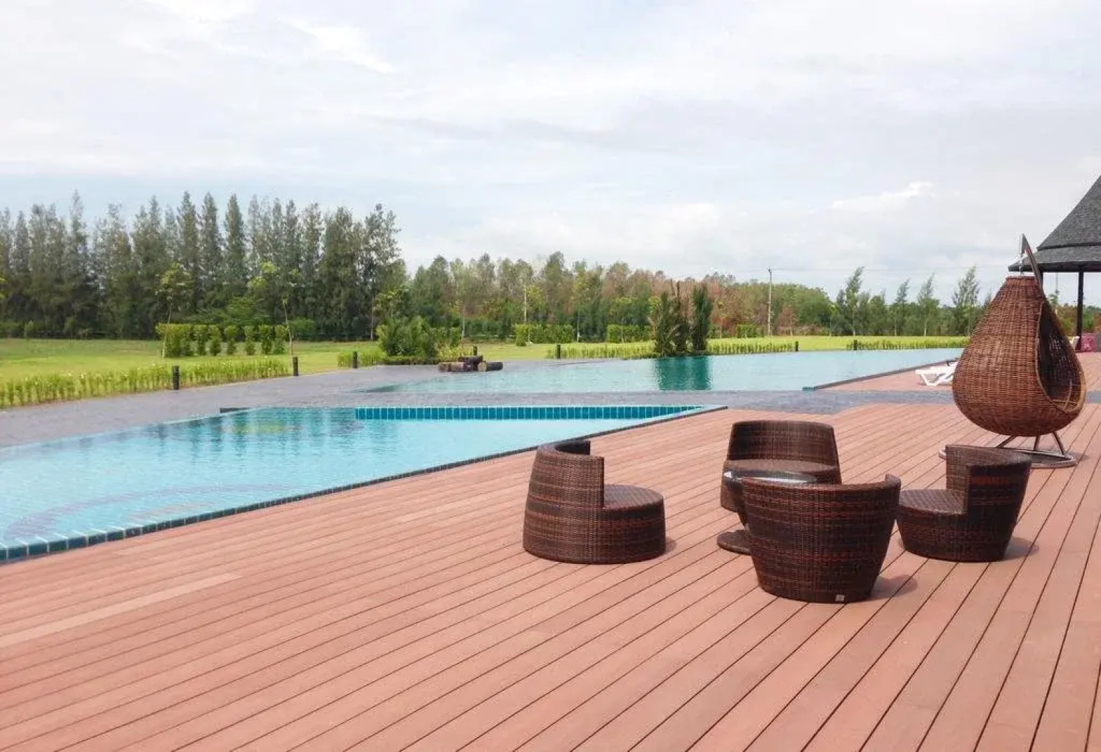 Sunrise Lagoon Hotel And Golf