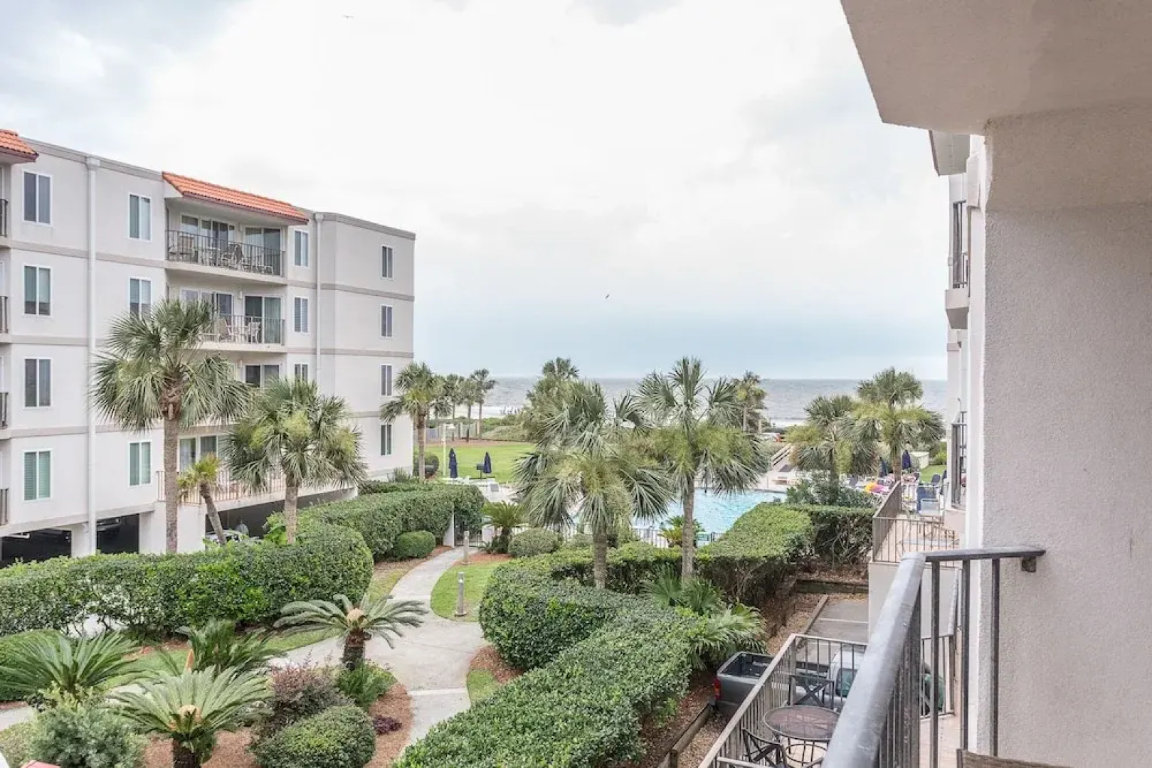 Hodnett Cooper's Beach Club
