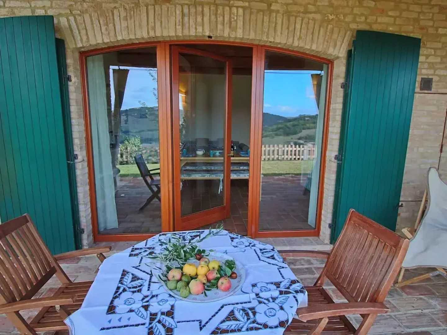 Tranquil Hilltop Cottage