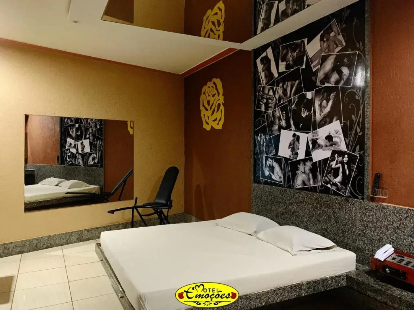 Motel Emoções (Adults Only)