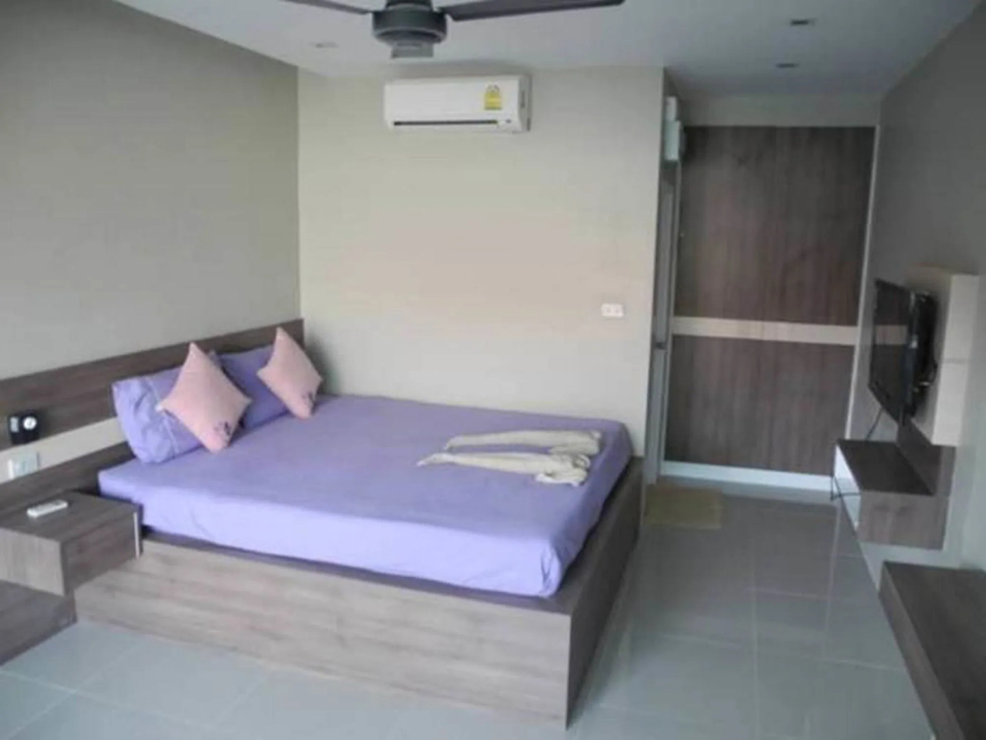 Bee Orchid Pool Villa